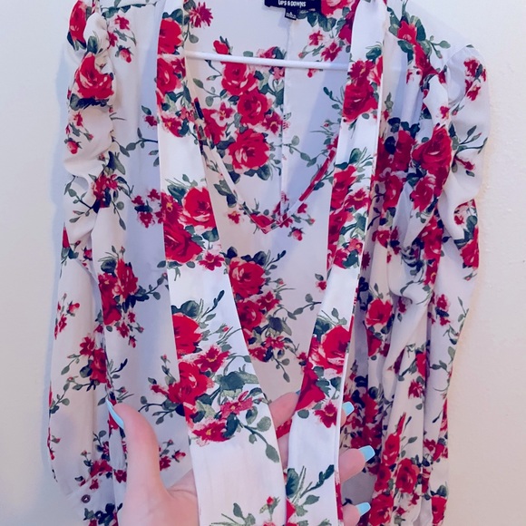 Long sleeve top w/ ruffle sleeve and bow - Picture 3 of 7